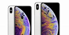 Iphone Xs No Notch Wallpaper by What Notch Apple Finds Way To Hide Controversial Iphone Iphone Xs No Notch Wallpaper
