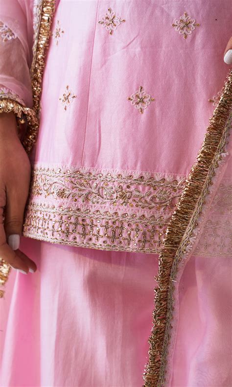 Qabila Pink Embroidered Sharara Set - Set Of 3 – Ridhiiee Suuri