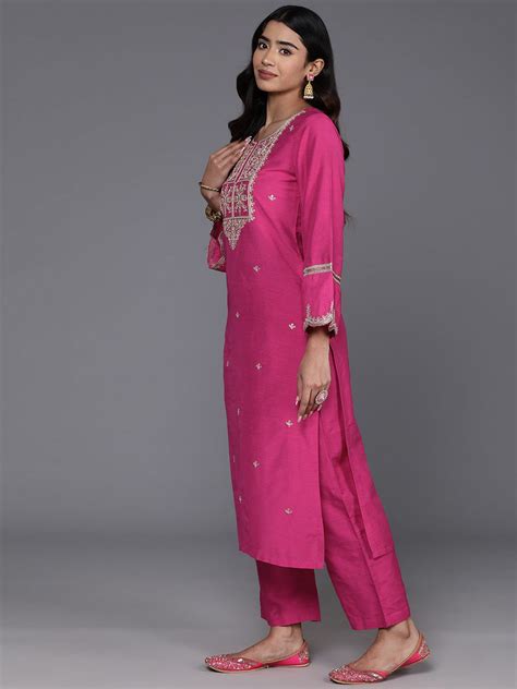 Varanga Women Pink Zari Embroidered Round Neck Straight Kurta With ...