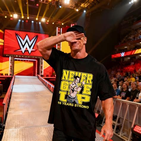 Never Give Up Tshirt – Getsetwear