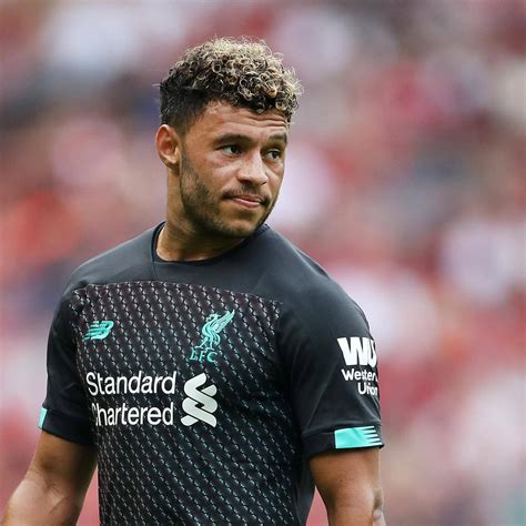 Download Alex Oxlade-Chamberlain Black Jersey Wallpaper | Wallpapers.com