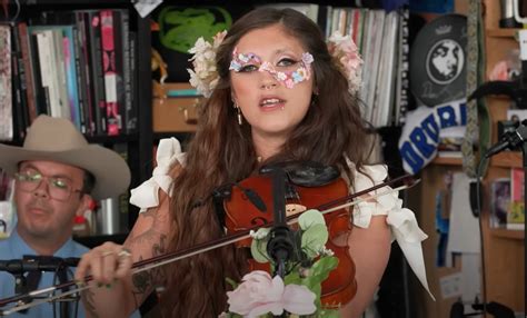 Sierra Ferrell Brings A ‘Trail Of Flowers’ To Her Stellar NPR Tiny Desk ...