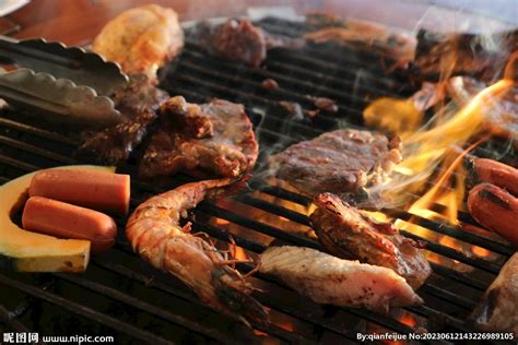 梁山烤肉，中式炭火围炉烤肉，一家烤肉店多种玩法！_餐饮_吃法_食材