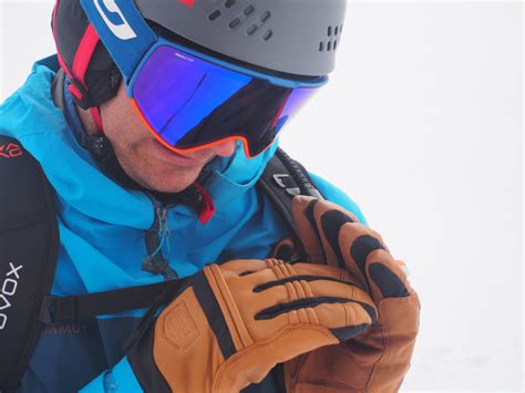 Gear Review | Roeckl Sports Mieders GTX | PowderGuide
