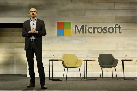 Microsoft invests $30 billion in UK to power AI future Background