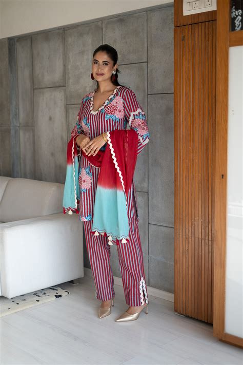 YAMINI RED AND AQUA BLUE STRIPED V-NECK SHORT KURTA WITH PANT AND STOL ...