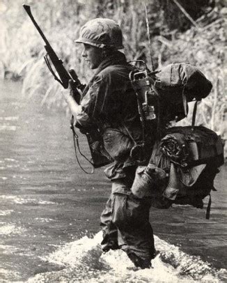 33 sad, lonely and tough images from the Vietnam war | War History Online