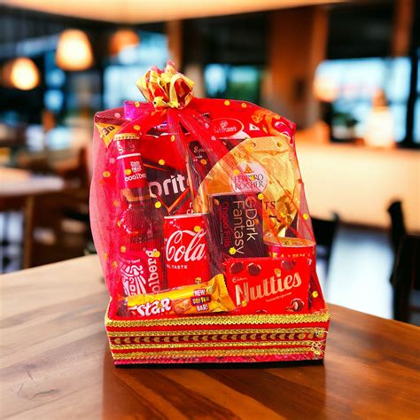 Festive Snack Gift Hamper Basket – Wrap Shap