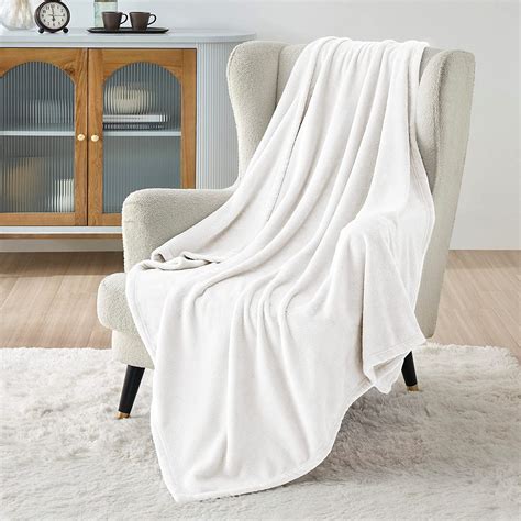 Cozy Comfort White Fleece Blanket Throw Blanket - 300Gsm Cozy Blankets ...