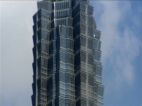 全球第一高倾斜大楼：240米高耗资17亿所建，一套房最低也要323万 - 知乎