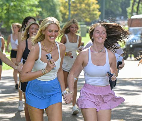 See Ole Miss sorority rush Bid Day 2025 in Oxford, MS in photos
