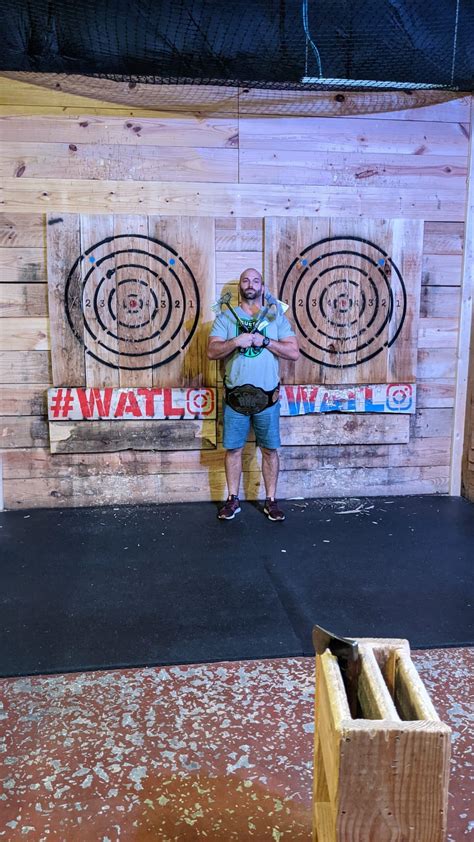 Class Axe Throwing Austin - Knife & Axe Throwing