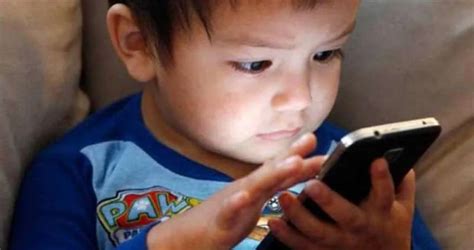 给孩子玩手机…研究发现 最快「2年」 就可能导致失明和各种器官病变！ ＊ 阿波罗新闻网
