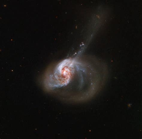 Two Galaxies Collide In This Majestic Hubble image - Science