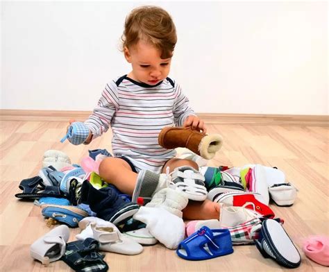 给孩子选什么鞋子最适合他 孩子学步鞋怎么选比较好 _八宝网