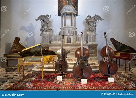 Italian String Instrument 的图像结果