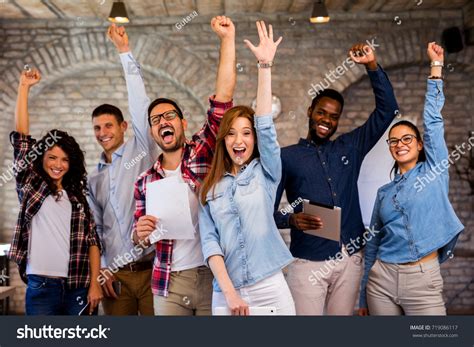 Business People Celebrating 的图像结果