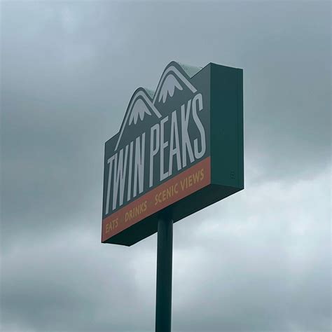 TWIN PEAKS RESTAURANTS, Knoxville - Menu, Prices & Restaurant Reviews ...