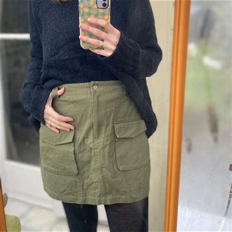 Khaki mini skirt - no size but would fit a size 10-12 - Depop