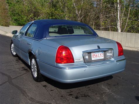 Lincoln Town Car 2005