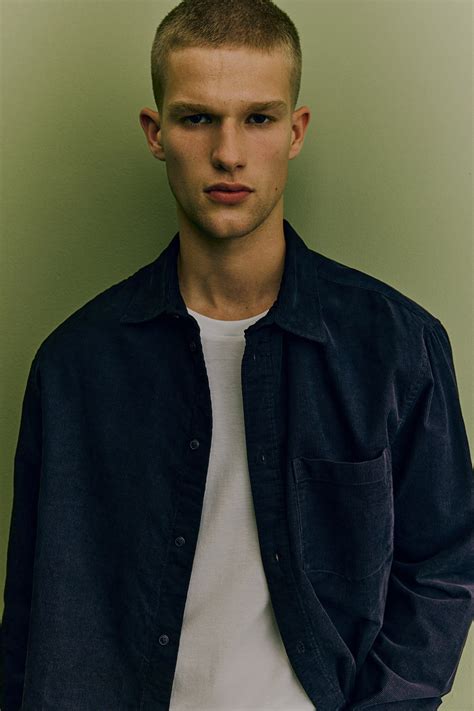 Regular Fit Corduroy shirt - Navy blue - Men | H&M IN