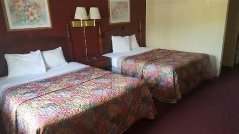 BUDGET INN CARTHAGE - Hotel Reviews, Photos, Rate Comparison - Tripadvisor
