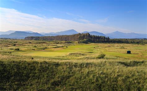🏌️ Book & Save On A 2026 Golf Tour To Royal St Davids Golf Club