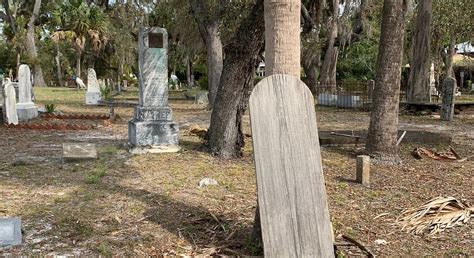 Chestnut Street Cemetery, Apalachicola - Tripadvisor