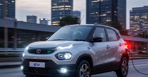 VinFast India: Vietnamese EV company makes a strong debut in India ...