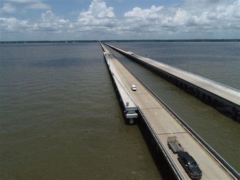 World's longest continuous bridge over water: world record near New ...