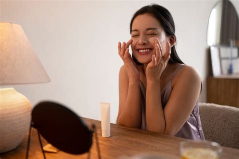 Benefits of Applying Moisturizer on Face at Night – Rawls Essentials
