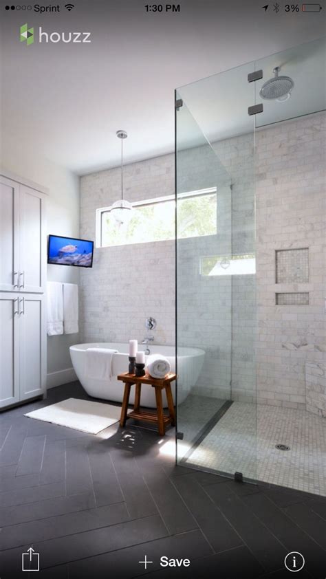Transitional Bathroom Design with Dark Floor and Light Walls