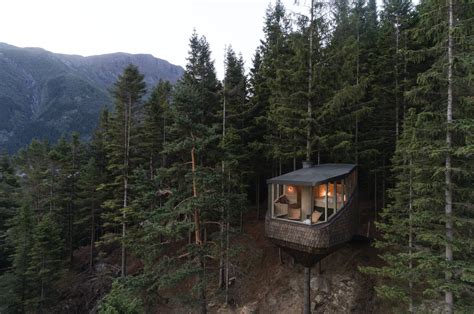 A Pair of Pine Cone-Shaped Tree Houses Overlook a Grand Fjord in Norway ...