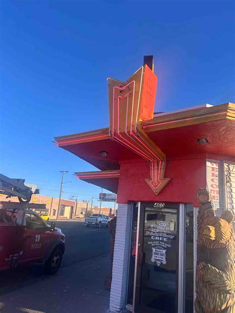 Sign Repair at North Hi-Way Cafe – YESCO Idaho Falls