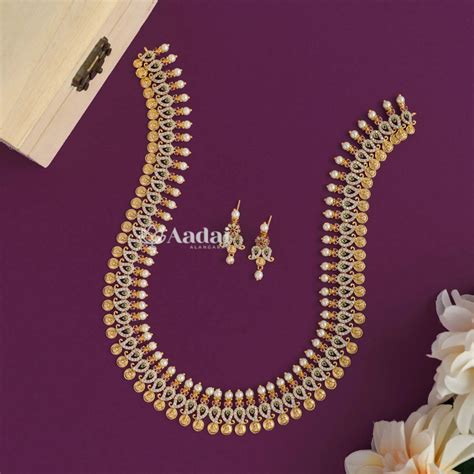 Fulgurating Lakshmi Manga Haram – Aadai Alangaram