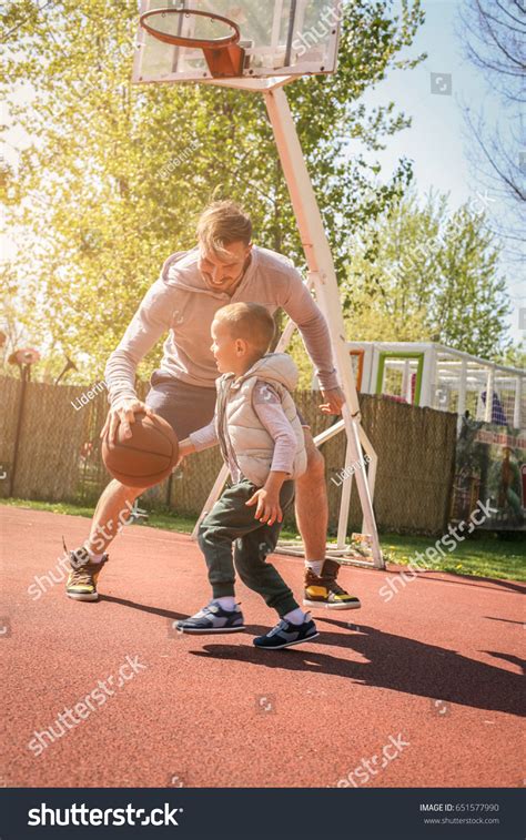 Play Basketball 图片 的图像结果