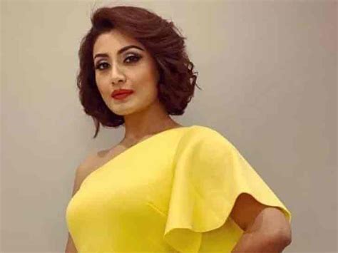 Bollywood actress Rimi Sen has filed a police complaint against a ...