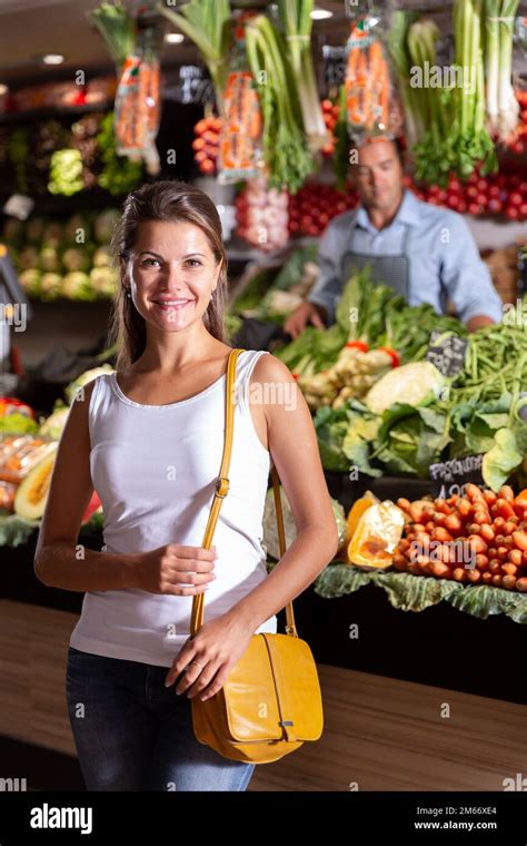 Shop Assistant 的图像结果