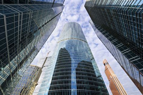 摩天大楼图片-现代钢与玻璃结构的摩天大楼素材-高清图片-摄影照片-寻图免费打包下载