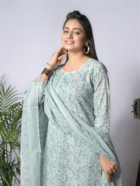 Ekisha's women printed cgreen cotton kurta and pant set with dupatta