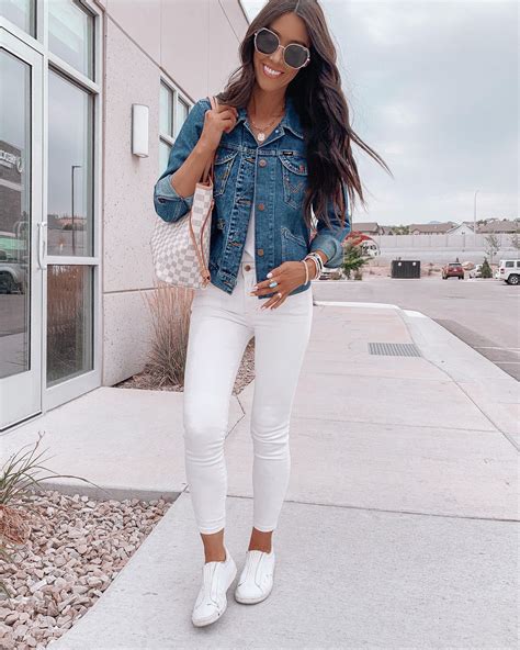 How to Wear White Jeans Into Fall - Brittany Maddux | How to wear white ...