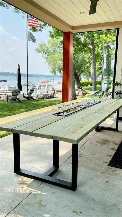 Building a farmhouse outdoor table w trex top – Artofit