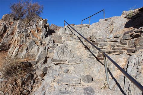 gjhikes.com: Piestewa Peak/Summit Trail