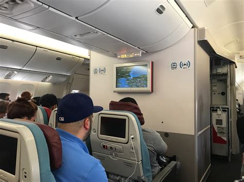 Review: Turkish Airlines 777-300 Economy Class from Istanbul to Los ...
