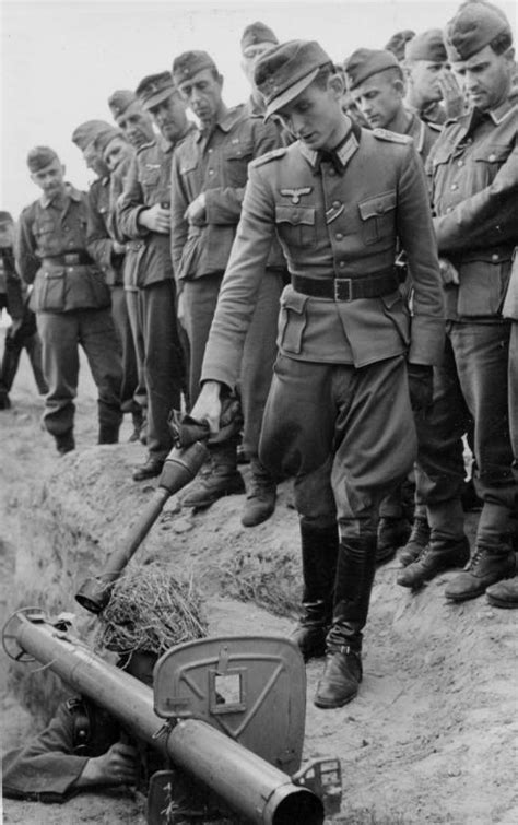二战时期的德国军官服装，非常的前卫好看，非常具有美学观念