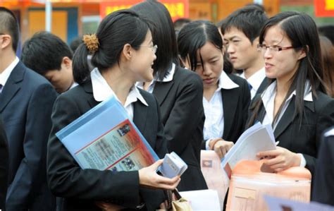 一篇文章看完香港各个大学毕业生年薪，香港大学毕业生平均年薪28万