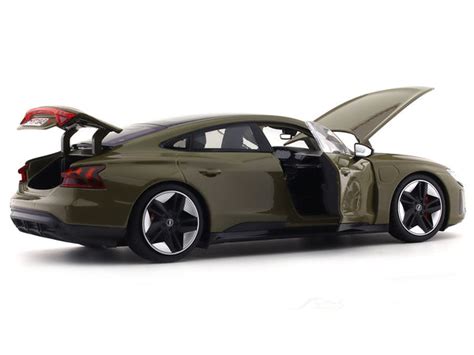 2022 Audi RS e-tron GT tactical green 1:18 Bburago diecast scale model ...