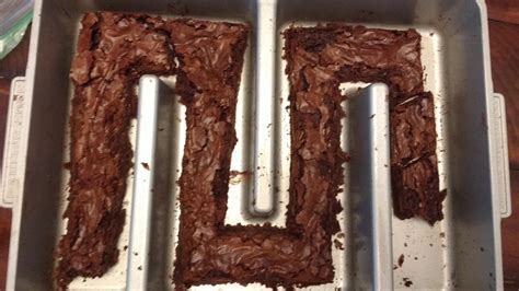 The "extra edge" brownie pan I got my dad almost worked. : r/funny