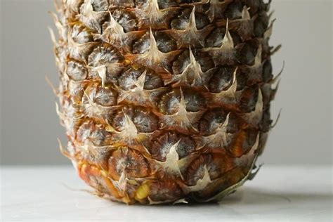 How to Ripen a Pineapple (4 Simple Tips) - Fueled With Food