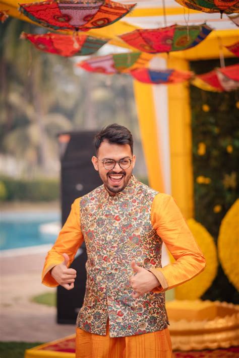 Indian Wedding Groom Poses Ideas - Picture Perfect Groom Portrait